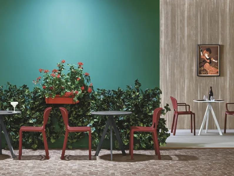 Sedia impilabile con o senza braccioli Dome di Pedrali