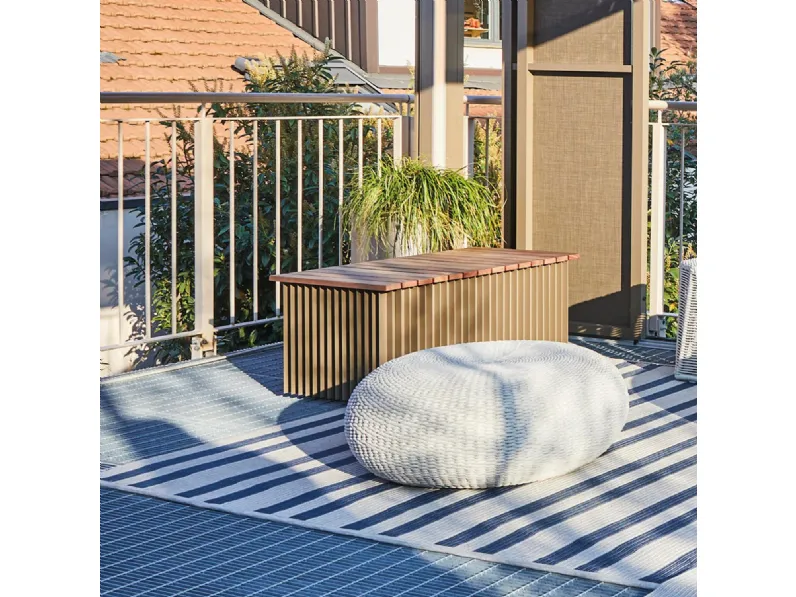 Pouf da giardino in polipropilene con base in metallo Dound Donut di Leolori