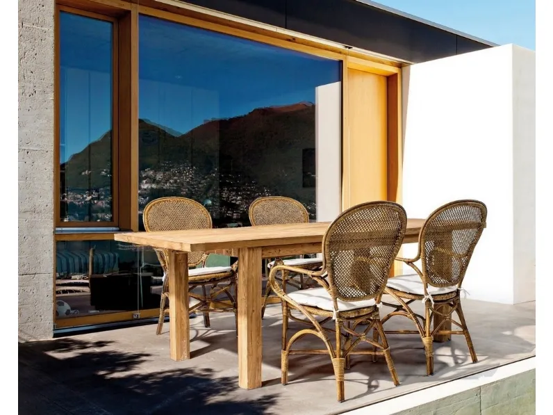 Sedia Edelina in rattan con braccioli di Bizzotto