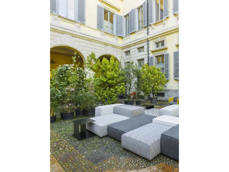 Tavolino in metallo Family Lounge Table di Living Divani