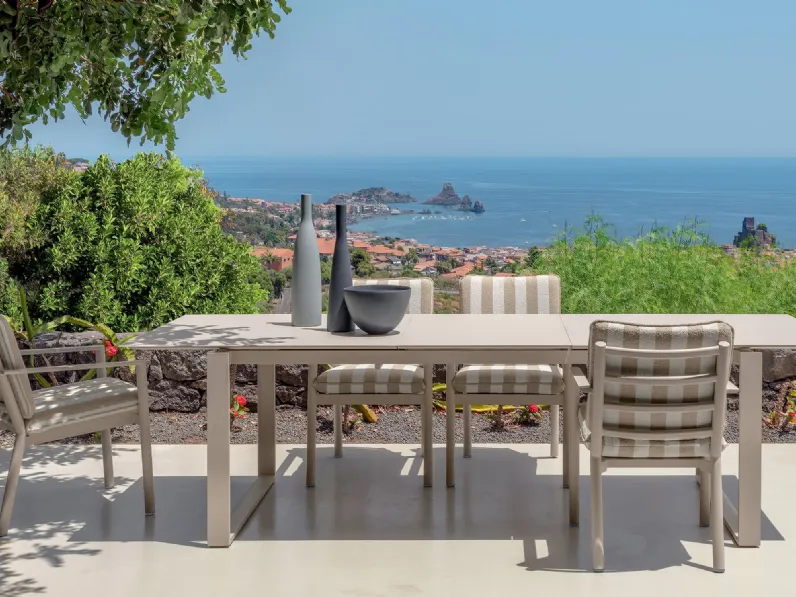 Tavolo allungabile e Sedie Finn di Talenti