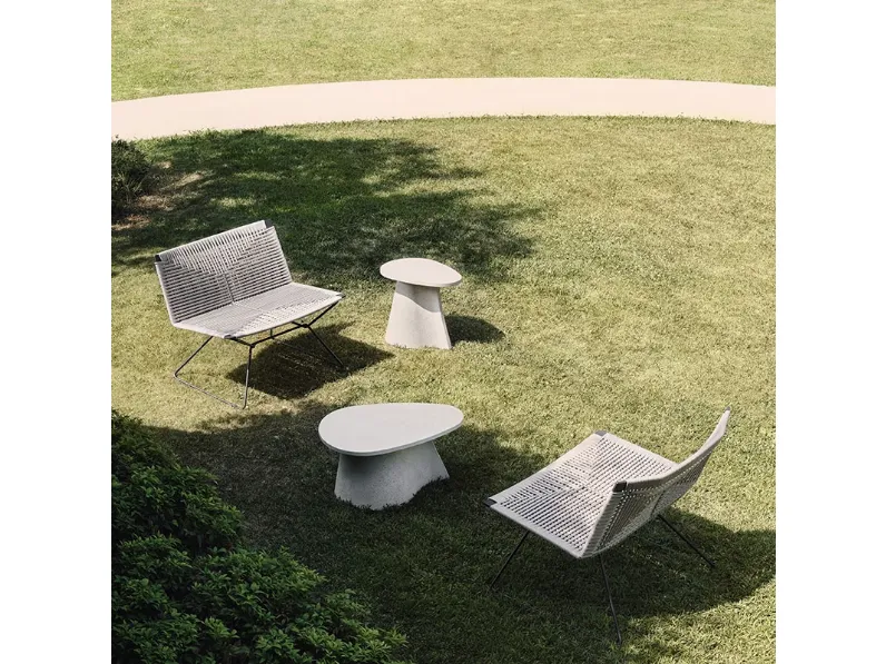 Tavolino in cemento alleggerito Fossil di MDF Italia