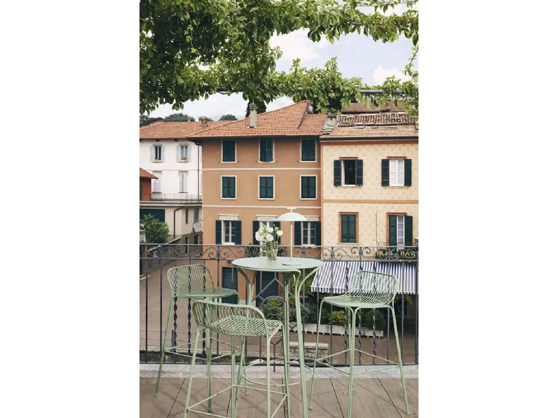 Sgabello e Tavolino Hiray di Kartell