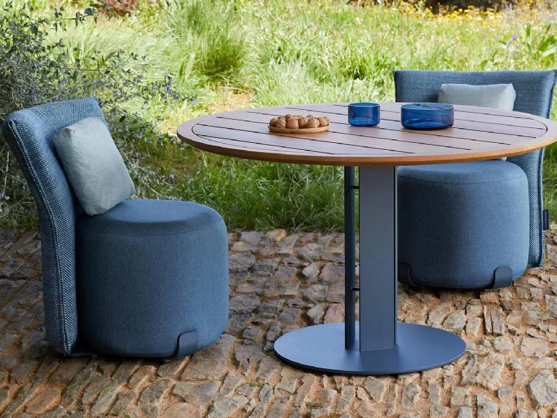 Sedia in tessuto e Tavolo in legno e metallo Isla Dining di Gandia Blasco