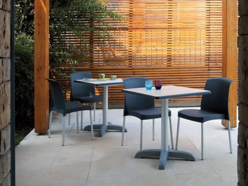 Sedia per esterno impilabile con gambe in alluminio Jenny di Scab Design