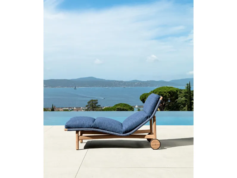 Lettino Jun in tessuto imbottito e legno di Talenti