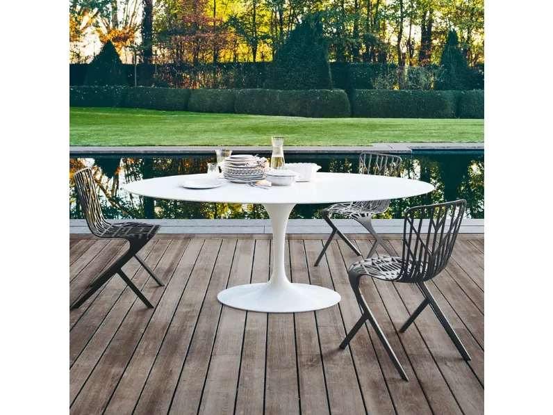 Tavolo da giardino Saarinen Outdoor Dining Table di Knoll