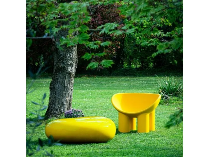 Pouf da esterno con struttura in fibra di vetro verniciata di colore giallo Koishi di Driade
