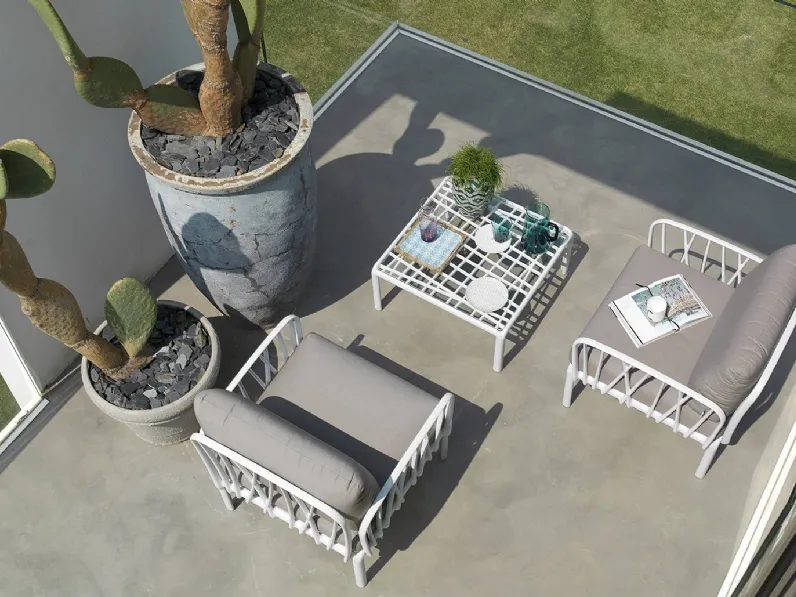 Tavolino per esterni con piano in vetro e struttura in polipropilene Komodo vetro di Nardi