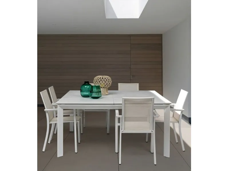 Tavolo quadrato Konnor in alluminio di Bizzotto