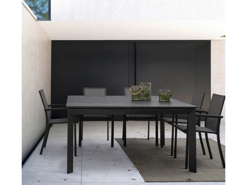 Tavolo quadrato Konnor in alluminio di Bizzotto