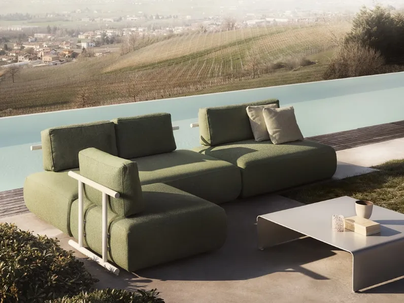 Tavolino in alluminio curvato La Table Basse di MDF Italia