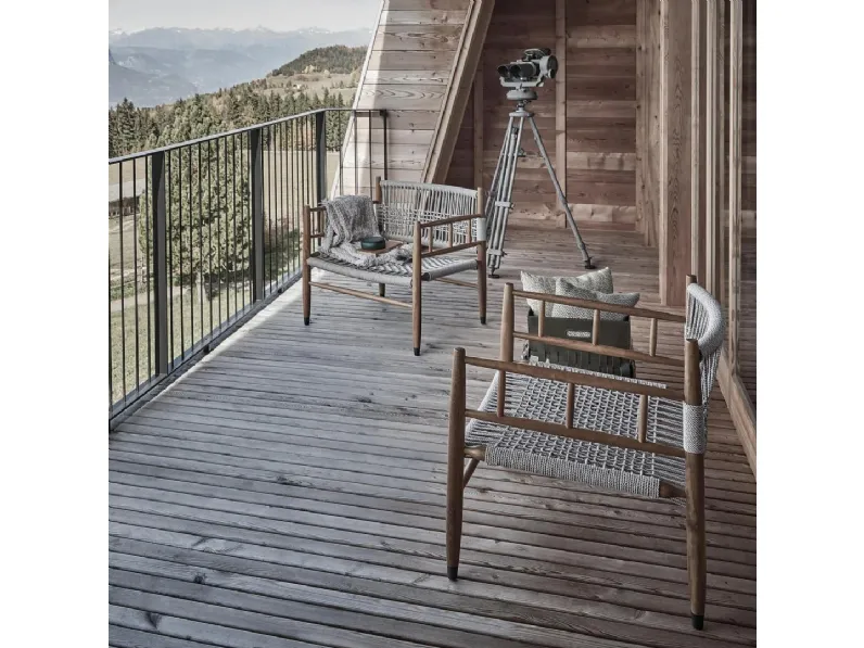 Poltroncina in legno massello e corda intrecciata Lee Outdoor di Flexform