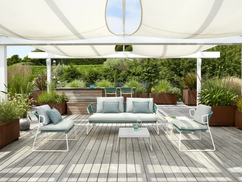 Arredo da esterno con struttura in metallo e corda nautica e sedute in tessuto imbottito Lisa Sofa Filò di Scab Design