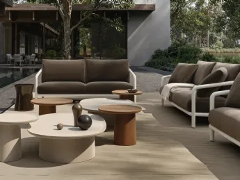Tavolini Louisa di Molteni & C: design elegante, essenziale e senza tempo.