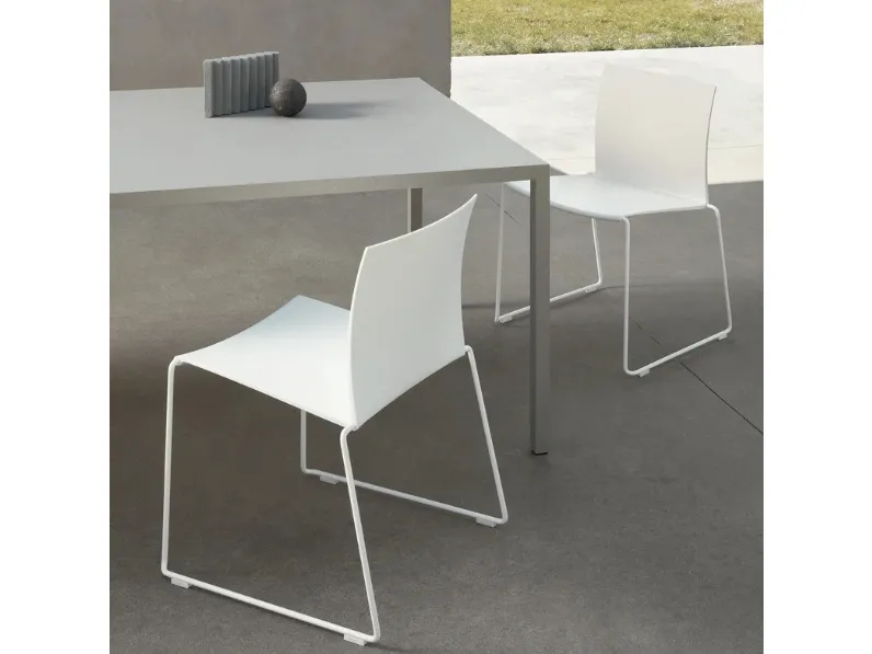 Sedia impilabile M1 Chair di MDF Italia