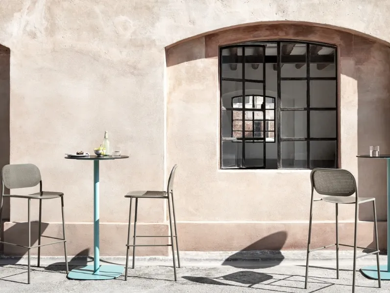 Sgabello impilabile da esterno in metallo Metis DOT Stool di TrabA'