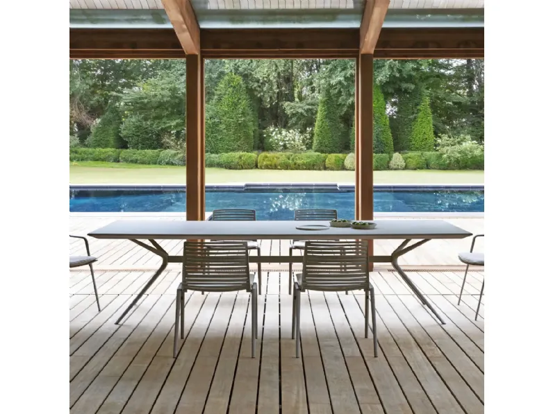 Tavolo rettangolare Moai di Fast