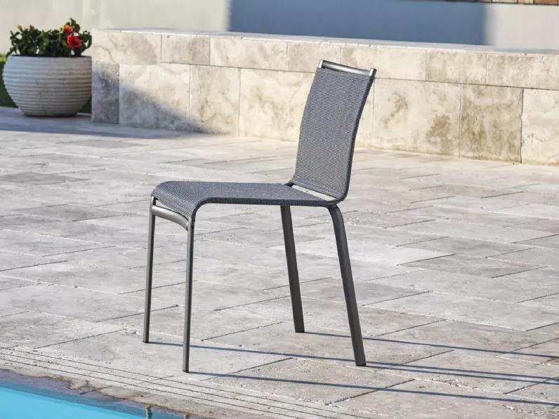 Sedia da giardino impilabile Net Outdoor con rivestimento in Texplast e struttura in acciaio laccato di Bontempi