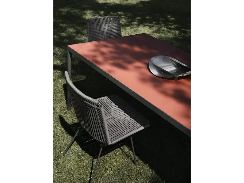 Tavolo in pietra ricostruita Offset di MDF Italia