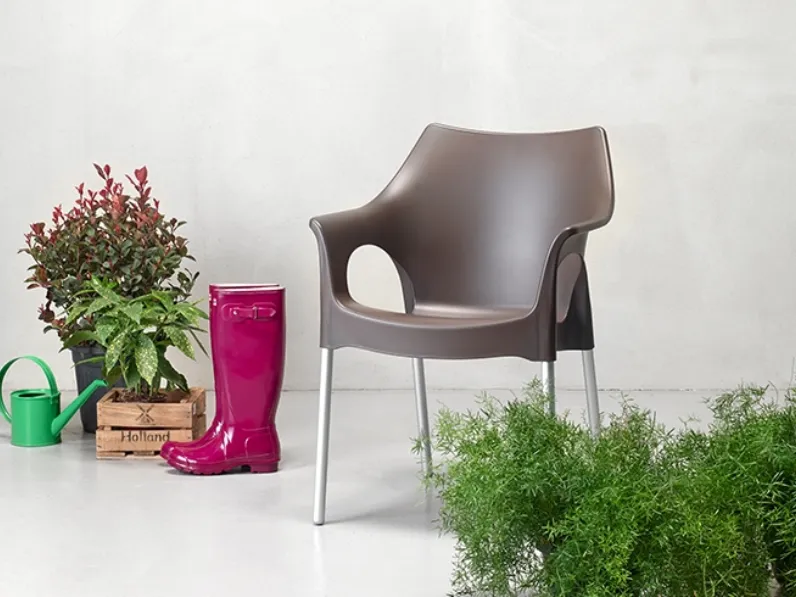 Sedia da giardino con gambe in alluminio e scocca in plastica Ola di Scab Design