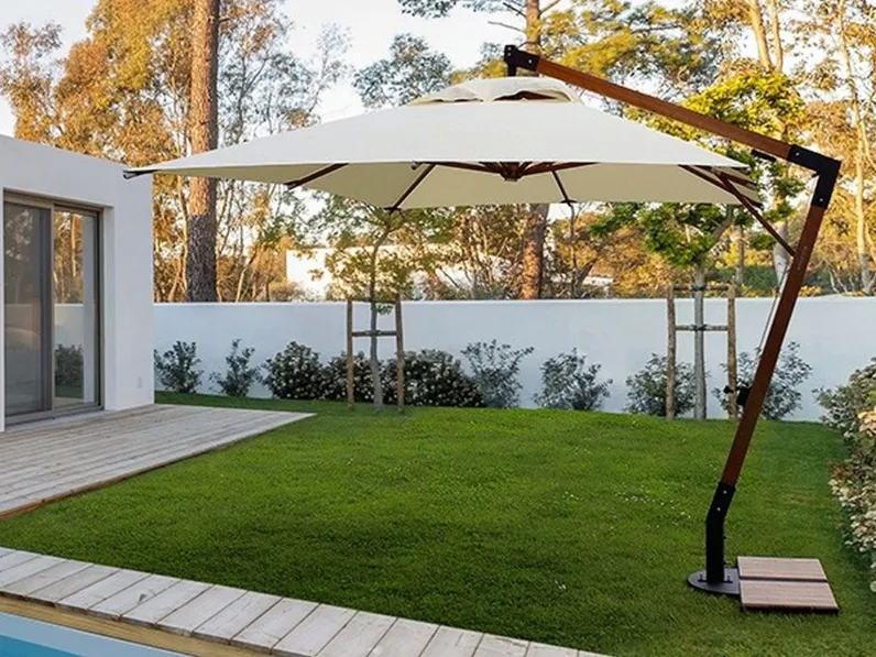 Ombrellone Capua con braccio in legno di Bizzotto