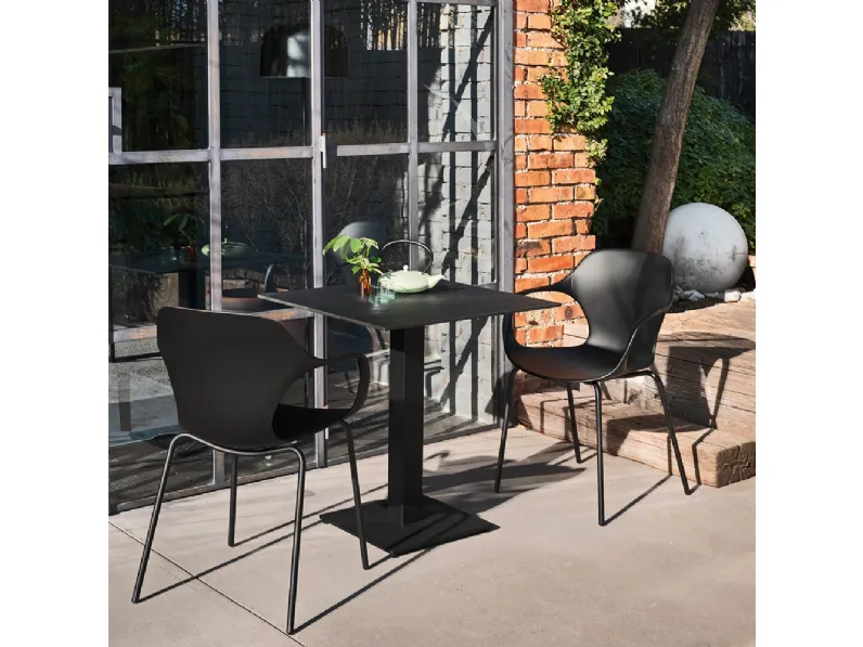 Sedia Ops! in polipropilene riciclato di Connubia Outdoor