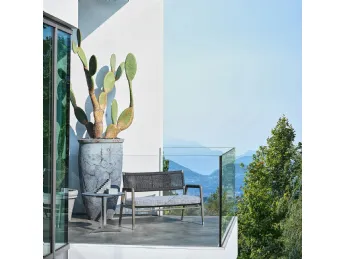 Il divano in legno Ortigia Outdoor di Flexform