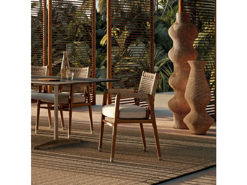 Sedia Ortigia Outdoor in legno massello e corda intrecciata di Flexform