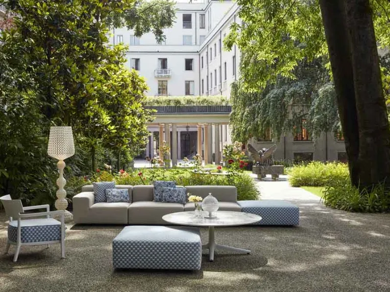 Divano e Pouf Pastics Outdoor di Kartell
