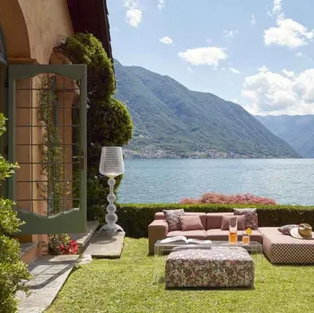 Divano e Pouf Plastics Outdoor di Kartell