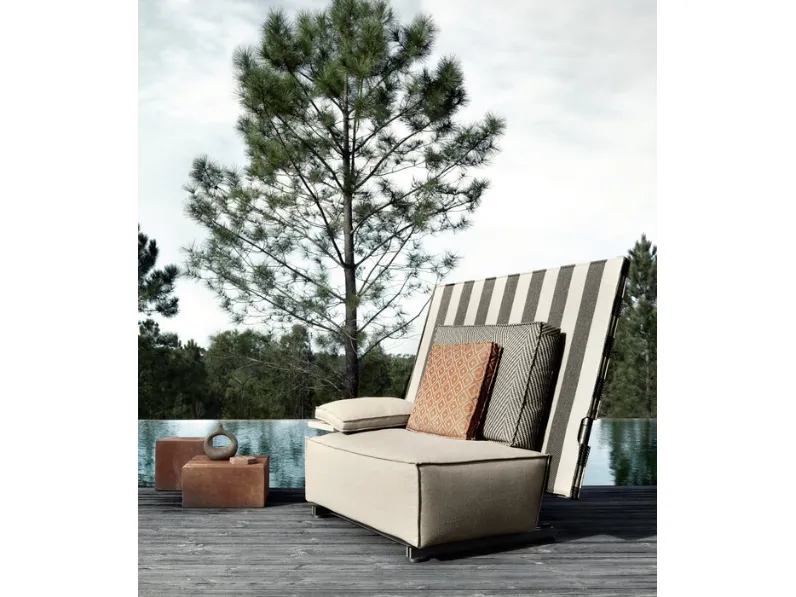 Poltrona Oh, it rains! in tessuto imbottito di B&B Italia