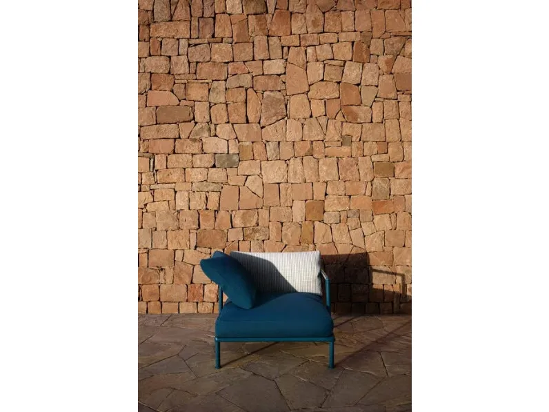 Poltroncina Nooch in alluminio e tessuto di B&B Italia