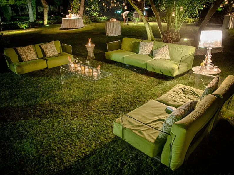 Arredo da esterno Pop Outdoor in finitura trasparente di Kartell