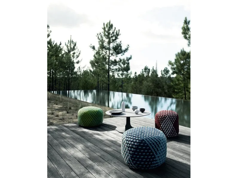 Pouf Tramae con intreccio in fibra di polipropilene di B&B Italia