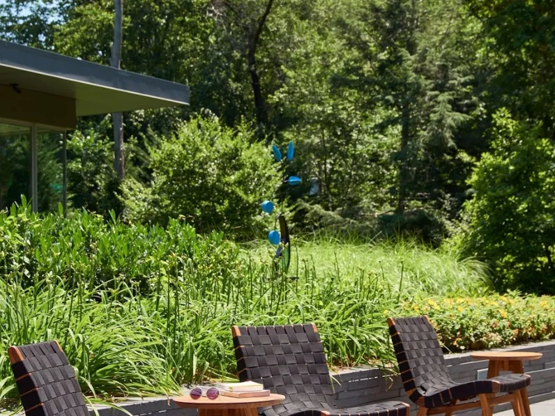 Tavolino in teak Risom Side Table di Knoll