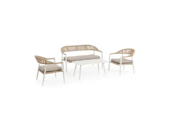 Il salotto Jandia di Bizzotto unisce design contemporaneo e comfort senza compromessi.