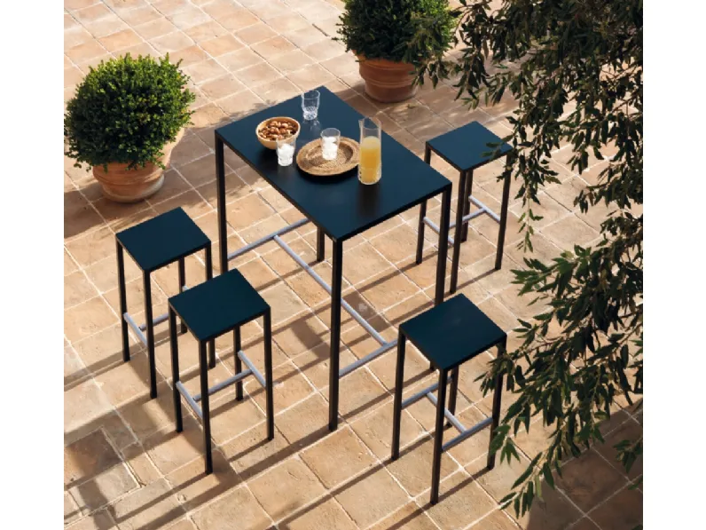 Tavolo alto in metallo con sgabelli Seaside di Vermobil