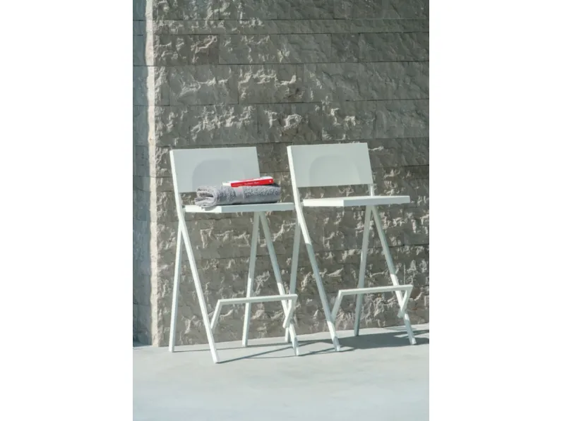 Sgabello Mia in acciaio e alluminio di Emu