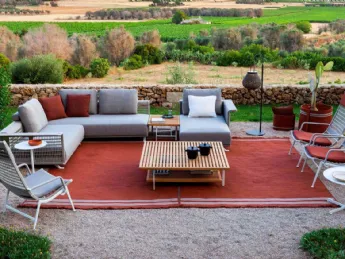 Arredo da esterno Solaria: il lusso di Poltrona Frau per il tuo spazio outdoor.