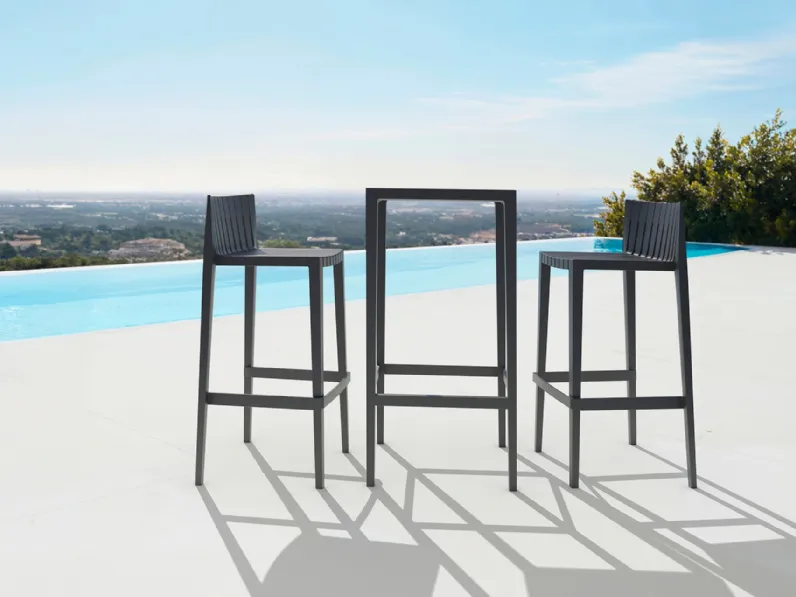 Bar Table e Sgabello Spritz di Vondom