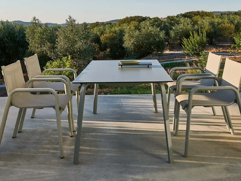 Tavolo e Sedie Stack di Gandia Blasco