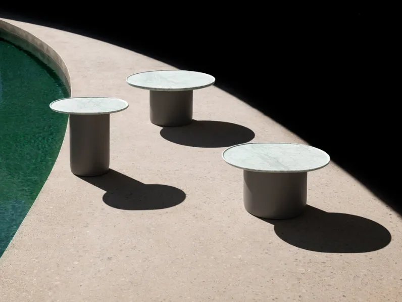 Tavolini outdoor Button Tables in marmo di B&B Italia