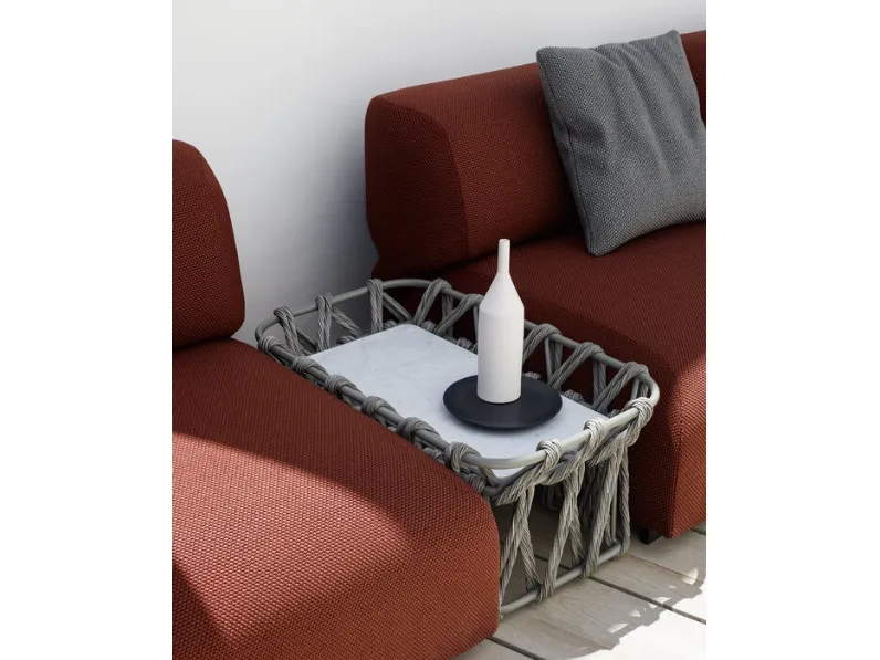 Tavolino Butterfly in marmo con intreccio in fibra di polietilene di B&B Italia