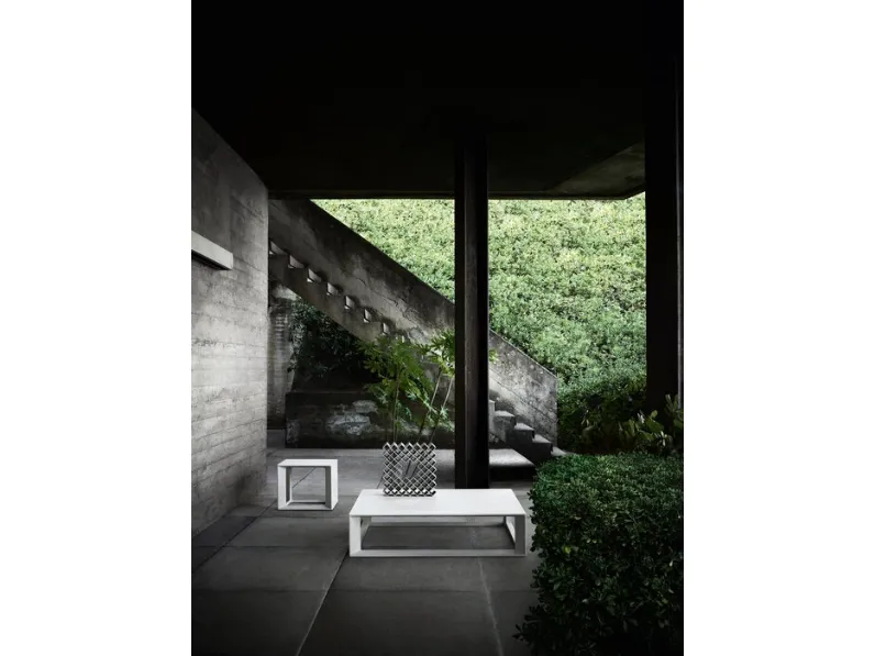 Tavolino outdoor Pablo in cemento di B&B Italia