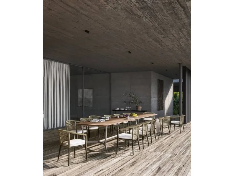 Tavolo Erica in legno di B&B Italia