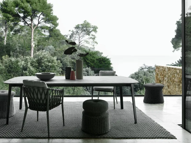 Tavolo Ginepro in pietra Serpentino e struttura in alluminio di B&B Italia