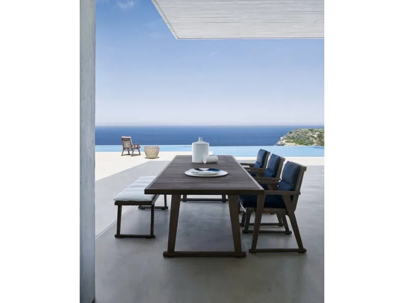 Tavolo Gio in legno massello di B&B Italia