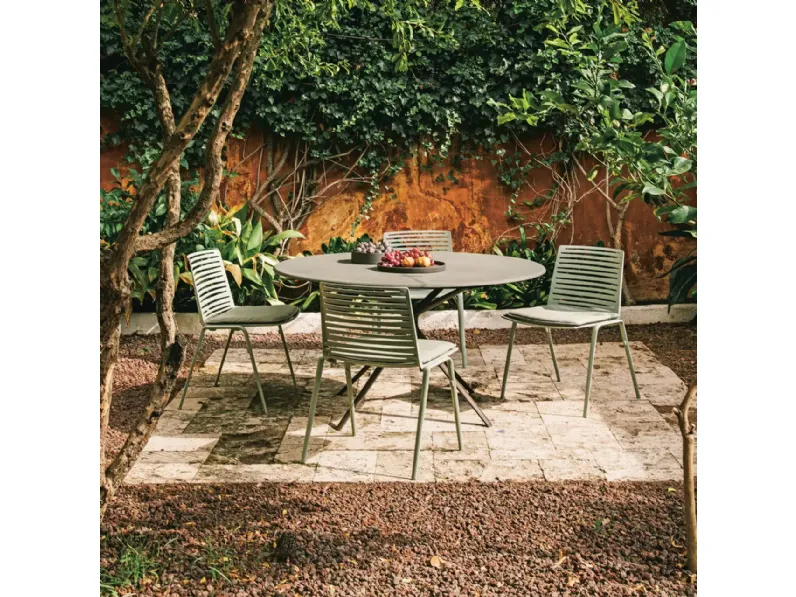 Tavolo rotondo Moai in alluminio verniciato di Fast