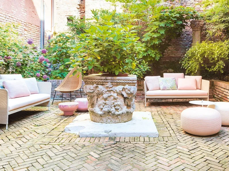 Salotto da giardino Teatime di Paola Lenti